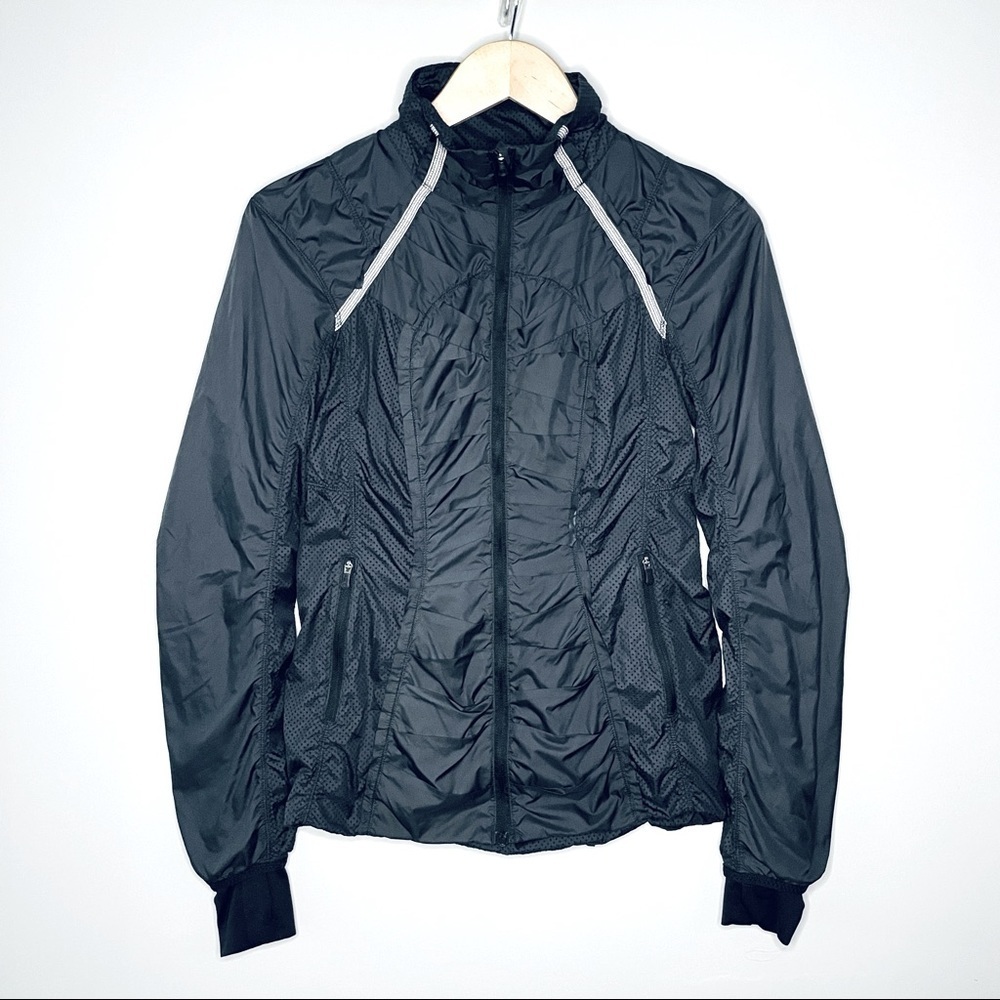 Lululemon Athletica Run‎ In The Rain Jacket Black Ruched Reflective Size 6